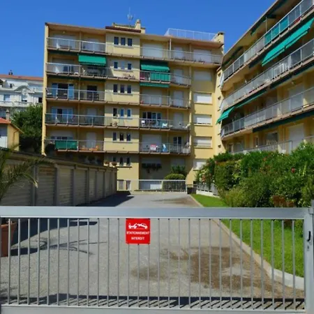 Appartement Albert 1er *